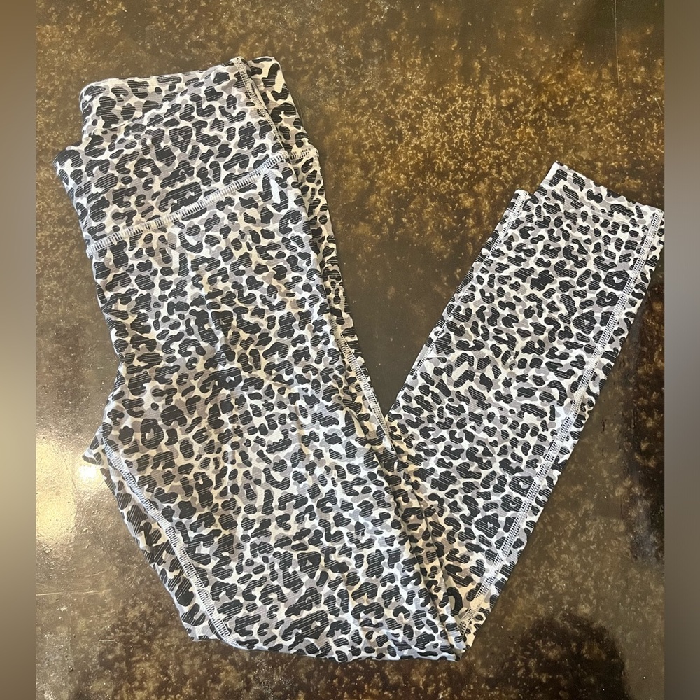 Outdoor Voices Leopard Leggings Women’s Small
